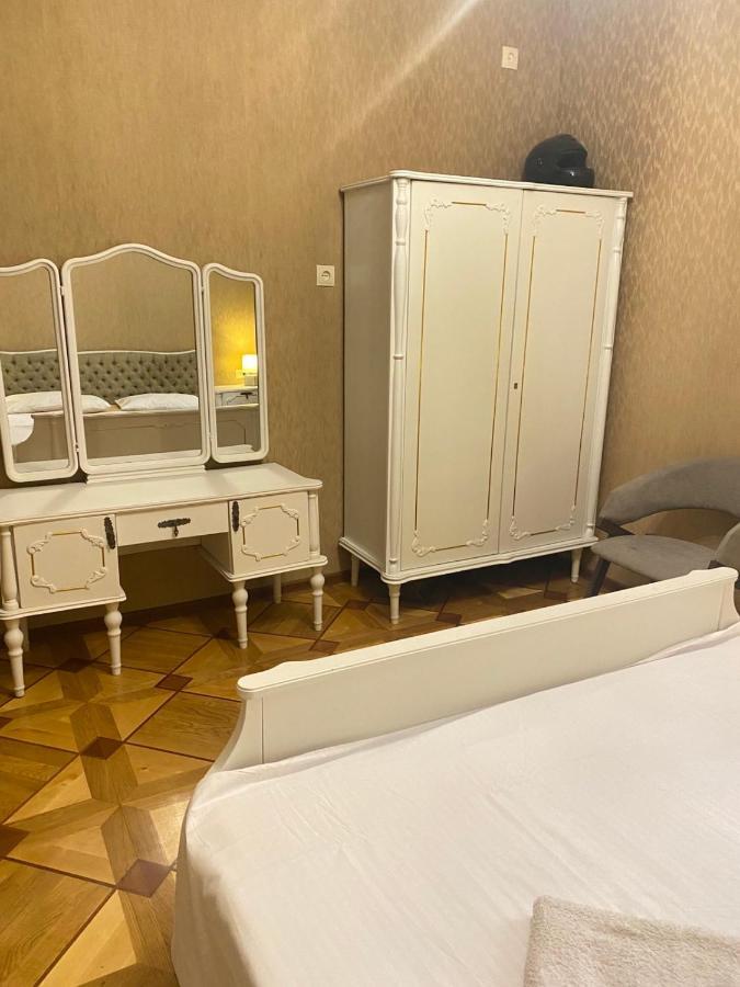 K&N Guesthouse Tbilisi Esterno foto