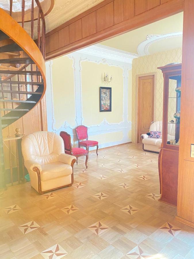 K&N Guesthouse Tbilisi Esterno foto