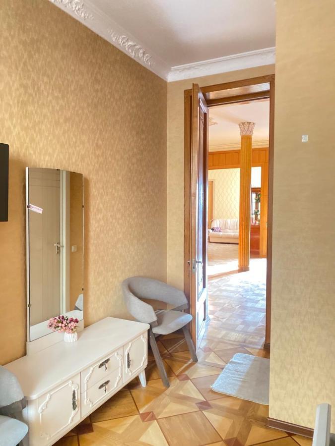 K&N Guesthouse Tbilisi Esterno foto