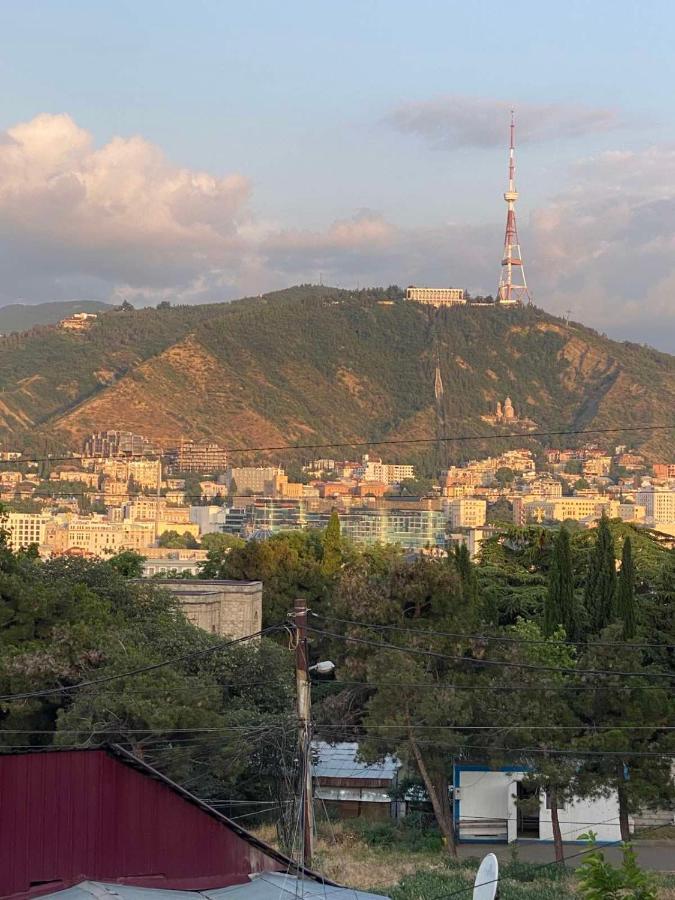 K&N Guesthouse Tbilisi Esterno foto